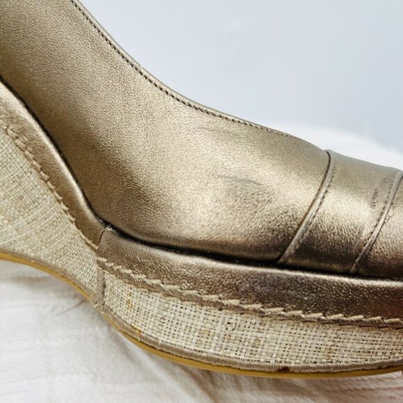 Stuart Weitzman Gold Peep Toe Slingback Wedges, Size 7, Luxury Coastal Grandma - Picture 8 of 10